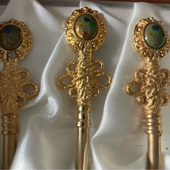 RARE Ornate Gold Hammered Miniature Tea Spoon Fork Utensil Appetizer Set - Picture 6 of 9